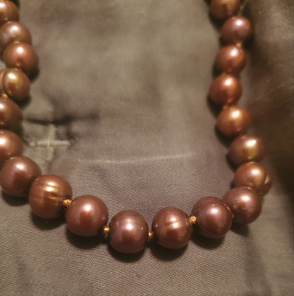 Elegant Mocha Pearl Necklace